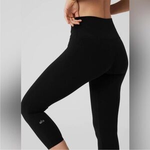 Alo Yoga- High-Waist Airbrush Black Capri Leggings- Women's Size XXS